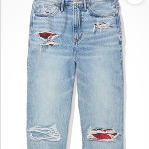 NWT - AE ripped 90’s highest waist jeans. Size 8. ❤️